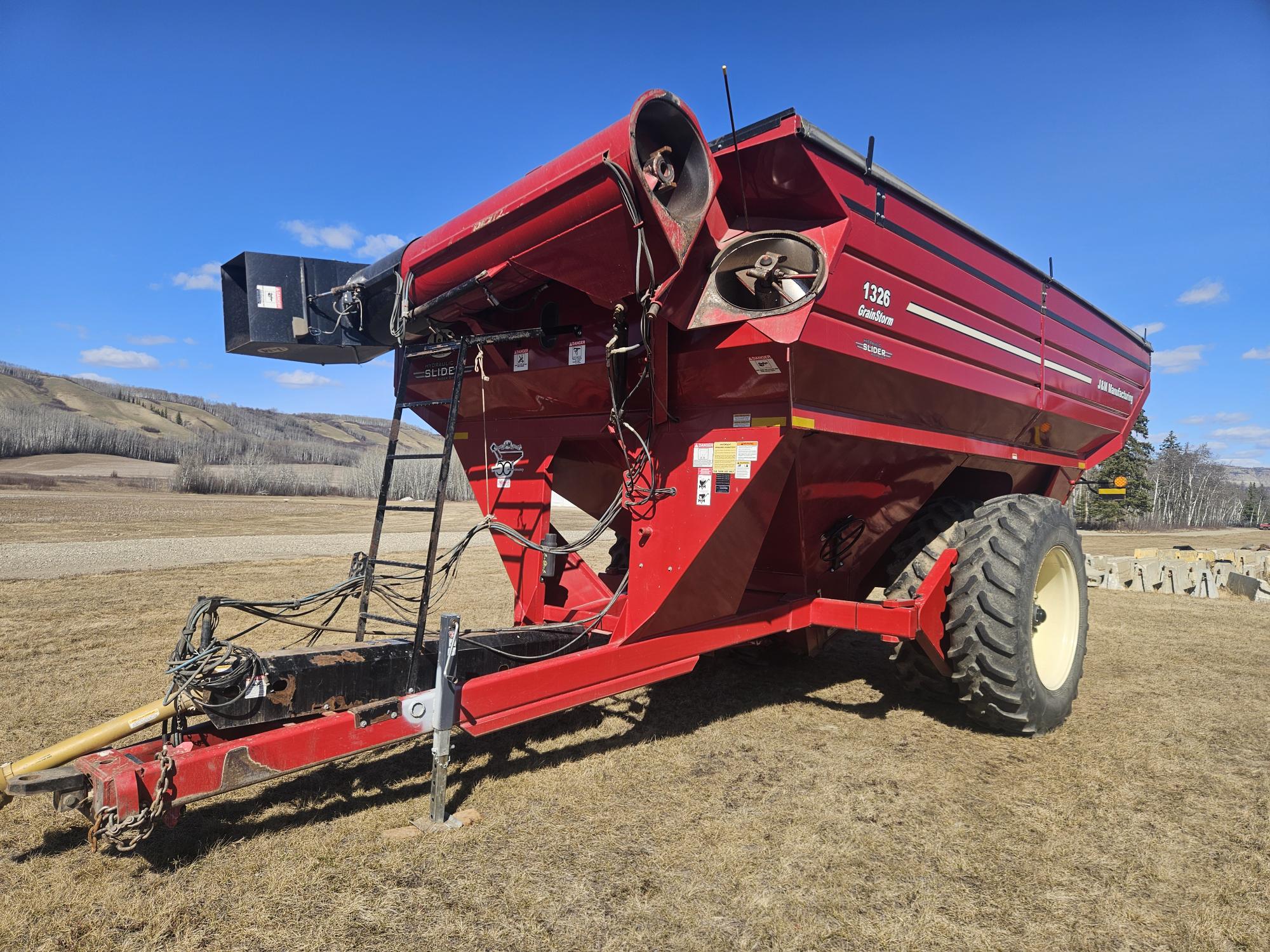 2011 J&M 1326 Grain Cart