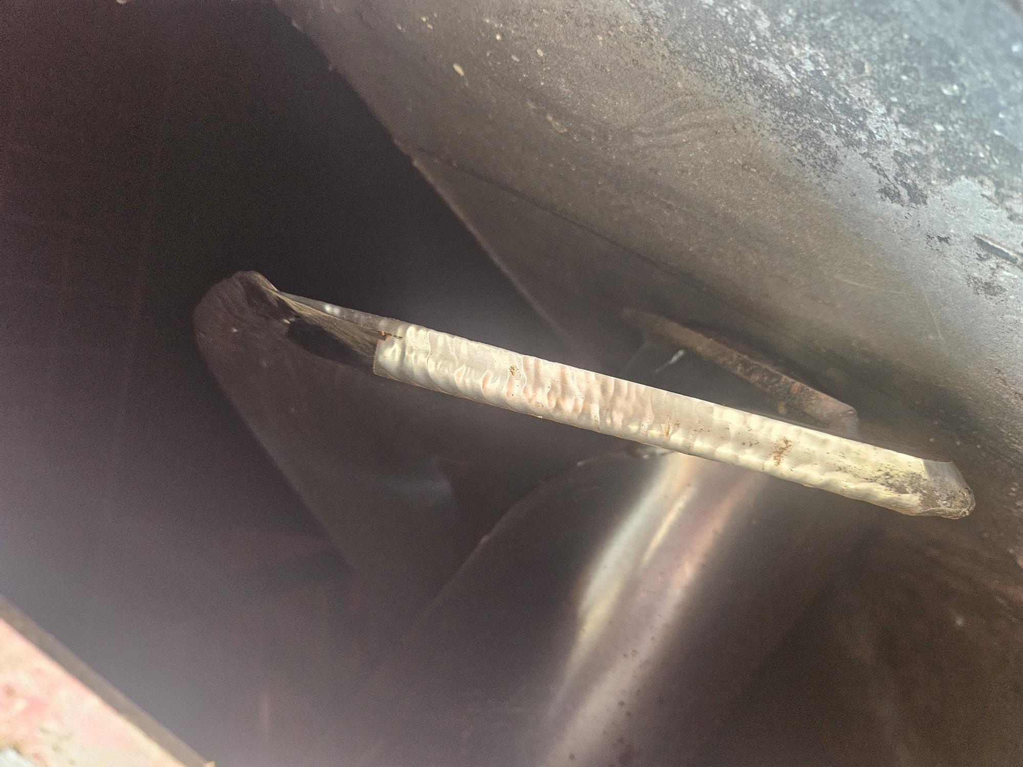 2011 J&M 1326 Grain Cart