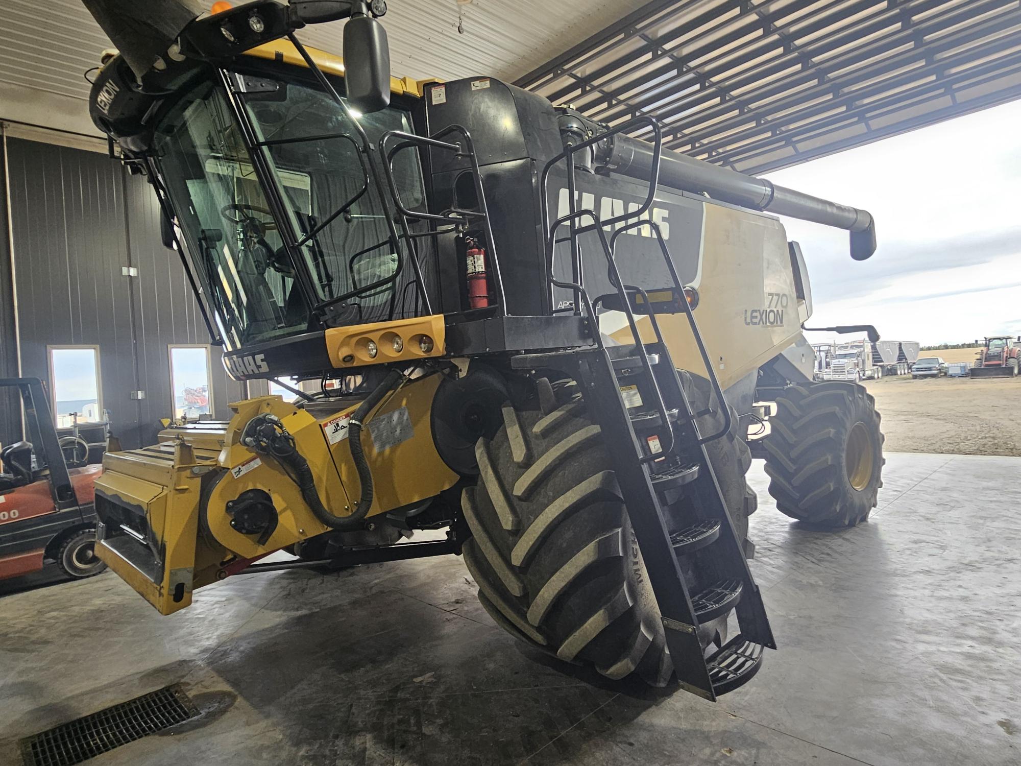 2011 CLAAS 770 Combine