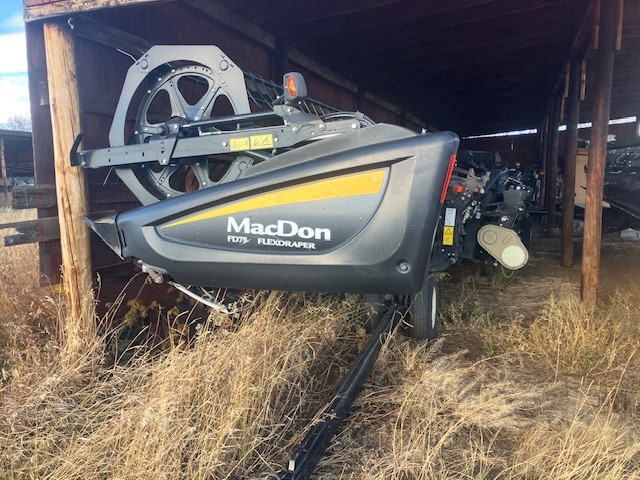 2018 MacDon FD75-40 Header Combine