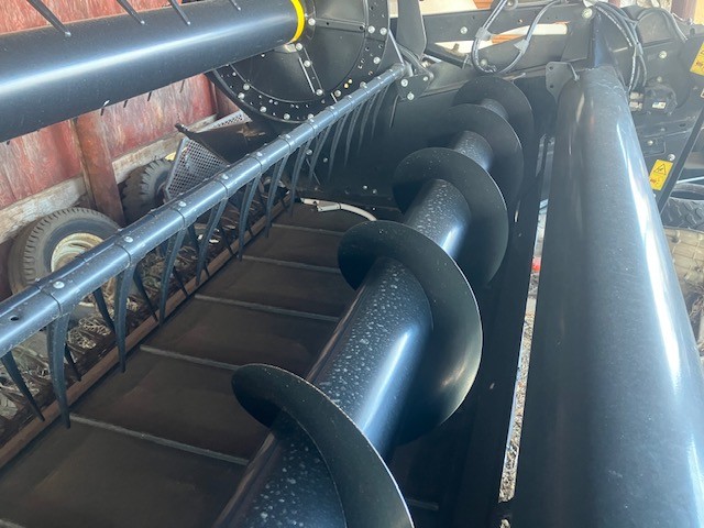 2018 MacDon FD75-40 Header Combine