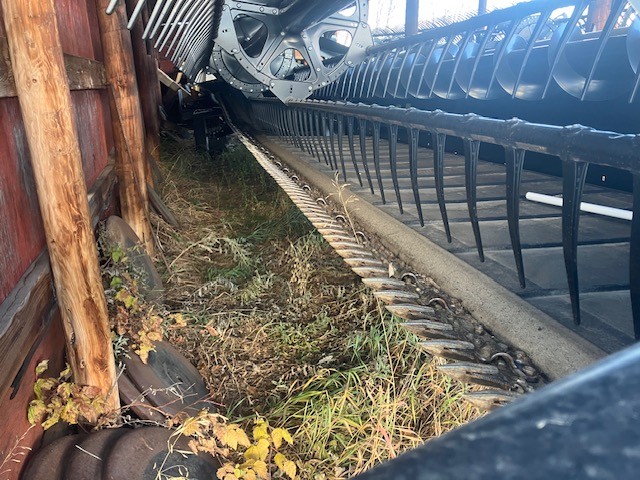 2018 MacDon FD75-40 Header Combine