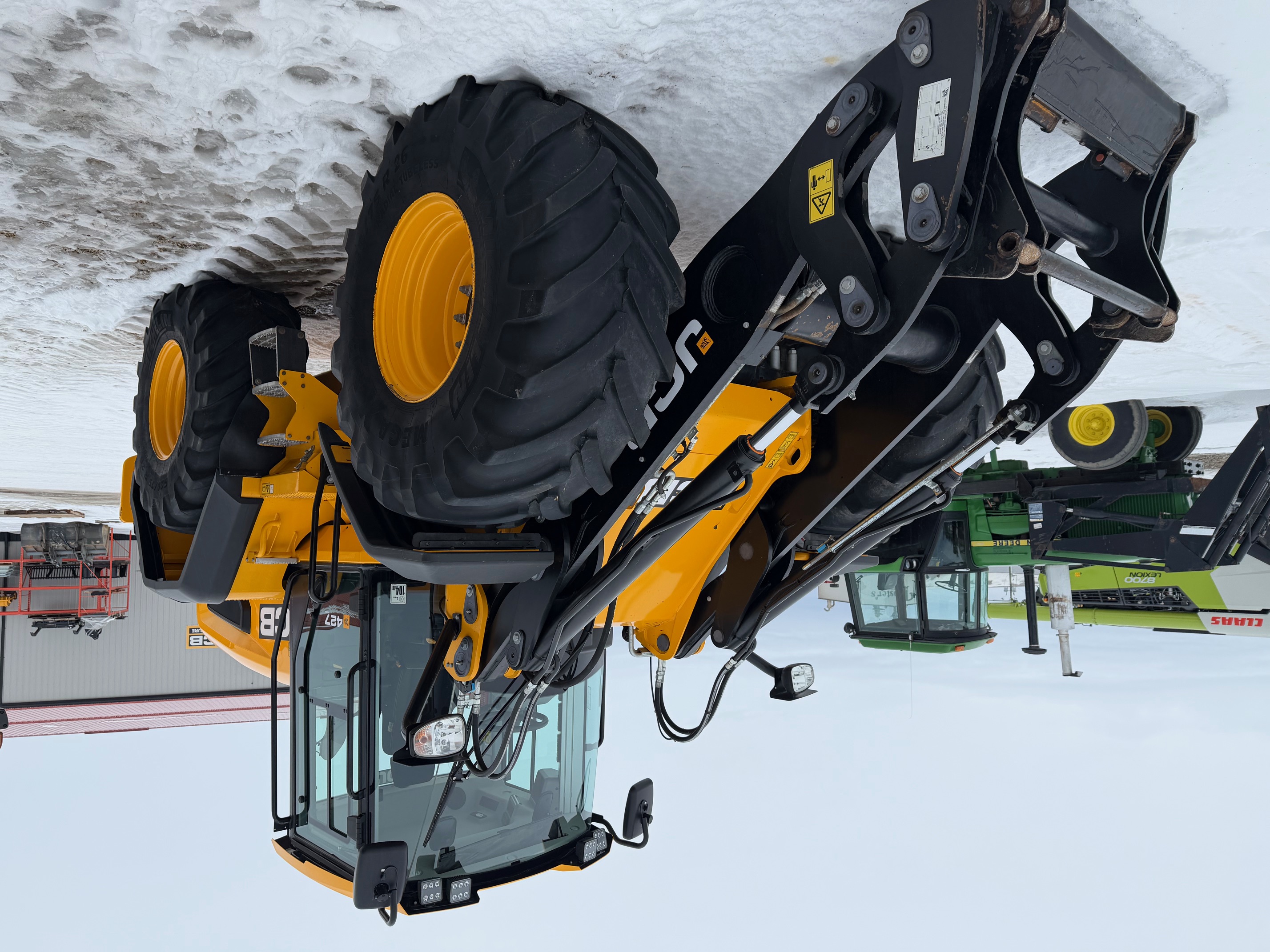 2024 JCB 427 AG T4F Wheel Loader