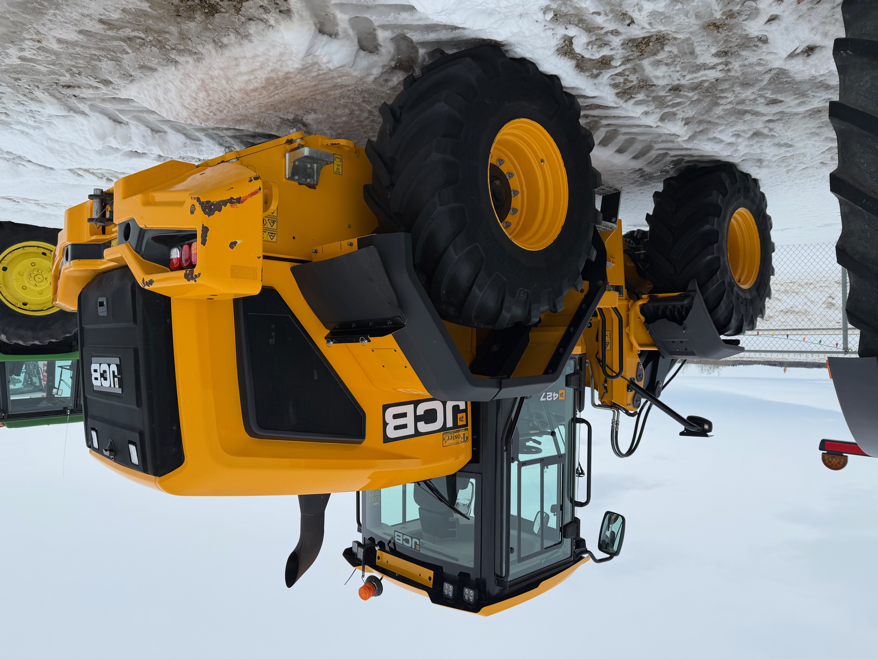 2024 JCB 427 AG T4F Wheel Loader