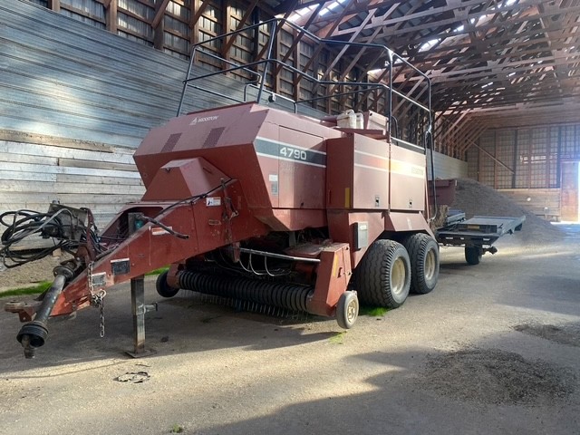2004 AGCO Hesston 4790 Baler/Square