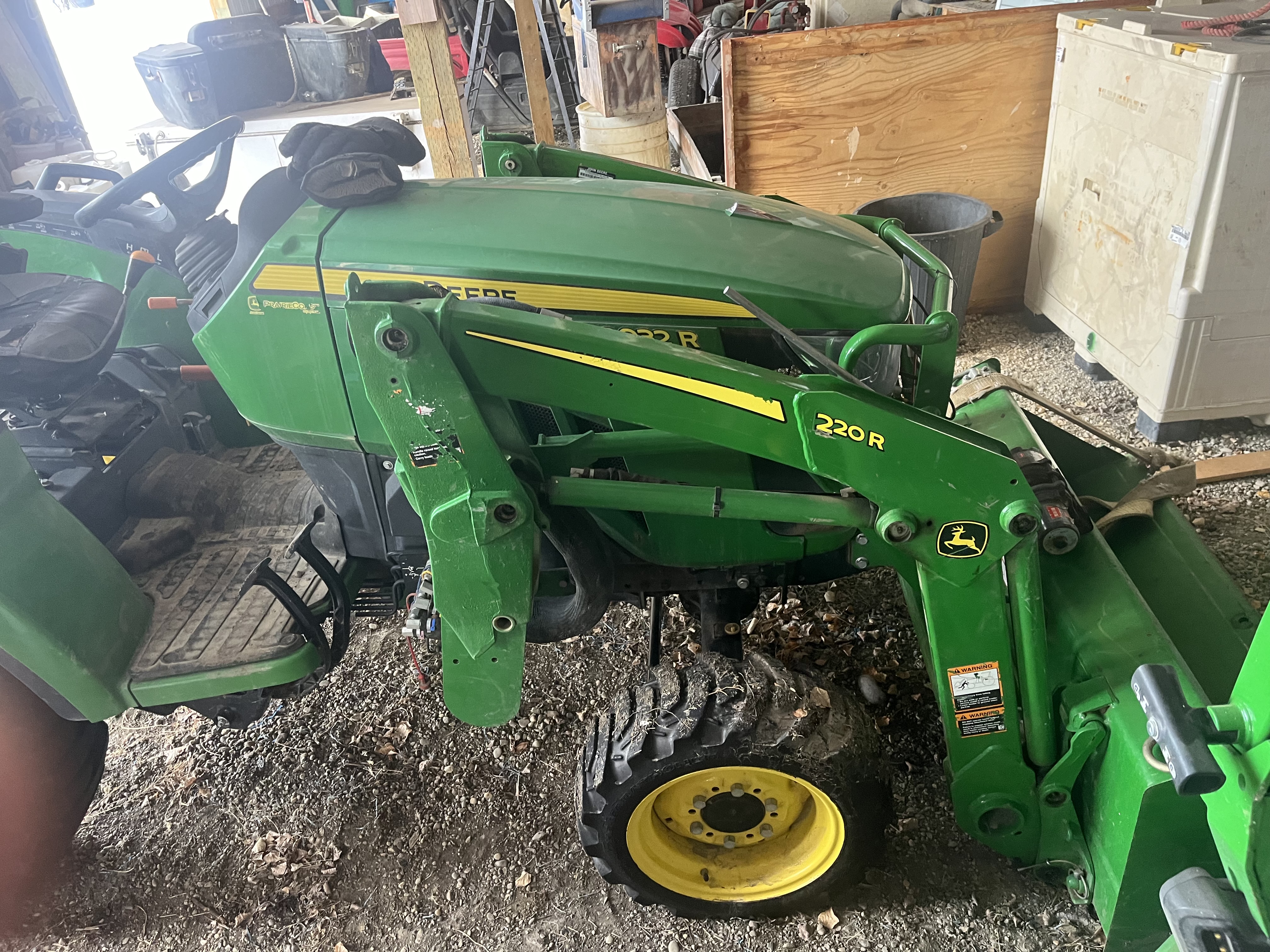 2018 John Deere 2032R Tractor