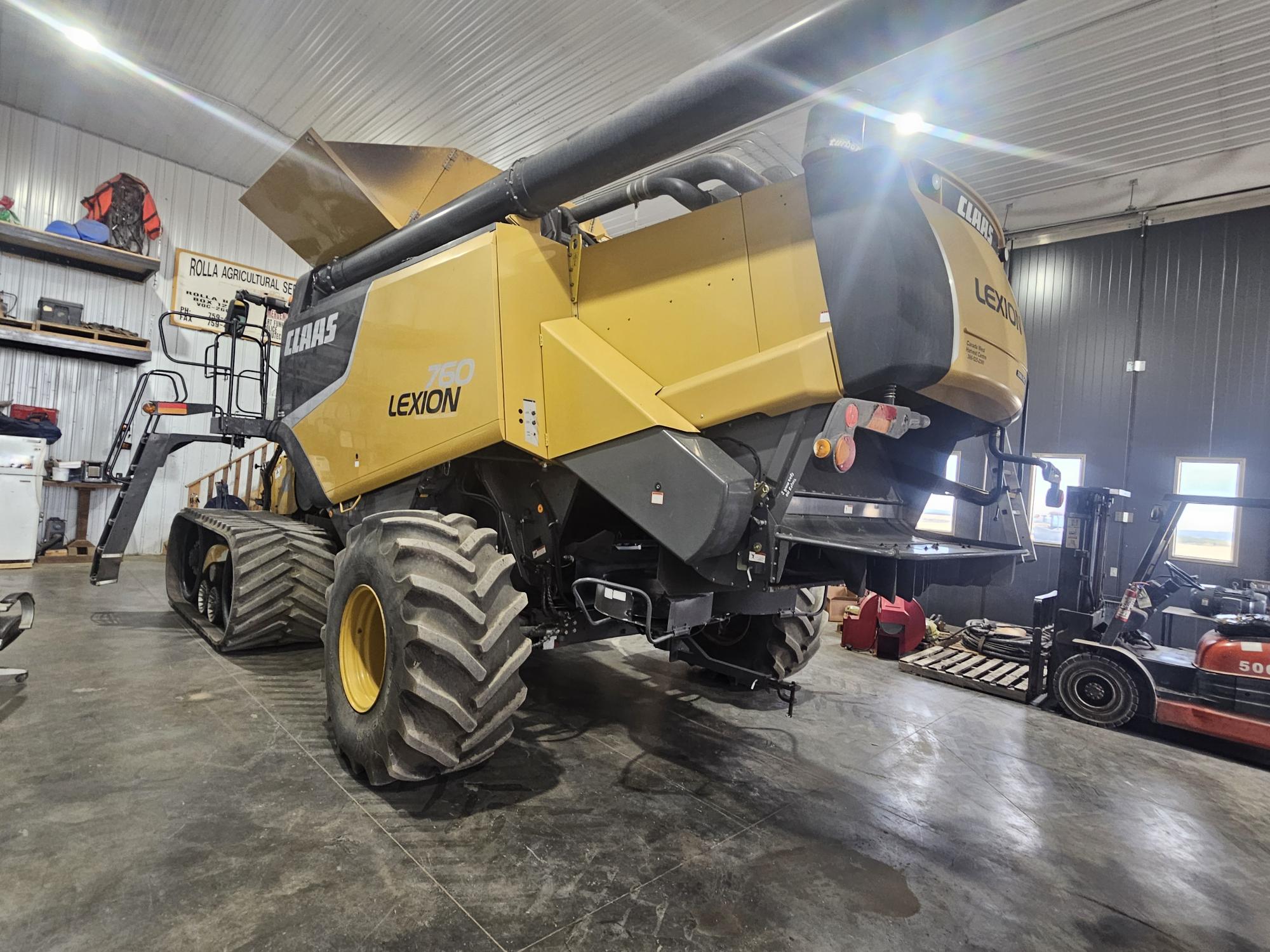 2011 CLAAS 760TT Combine