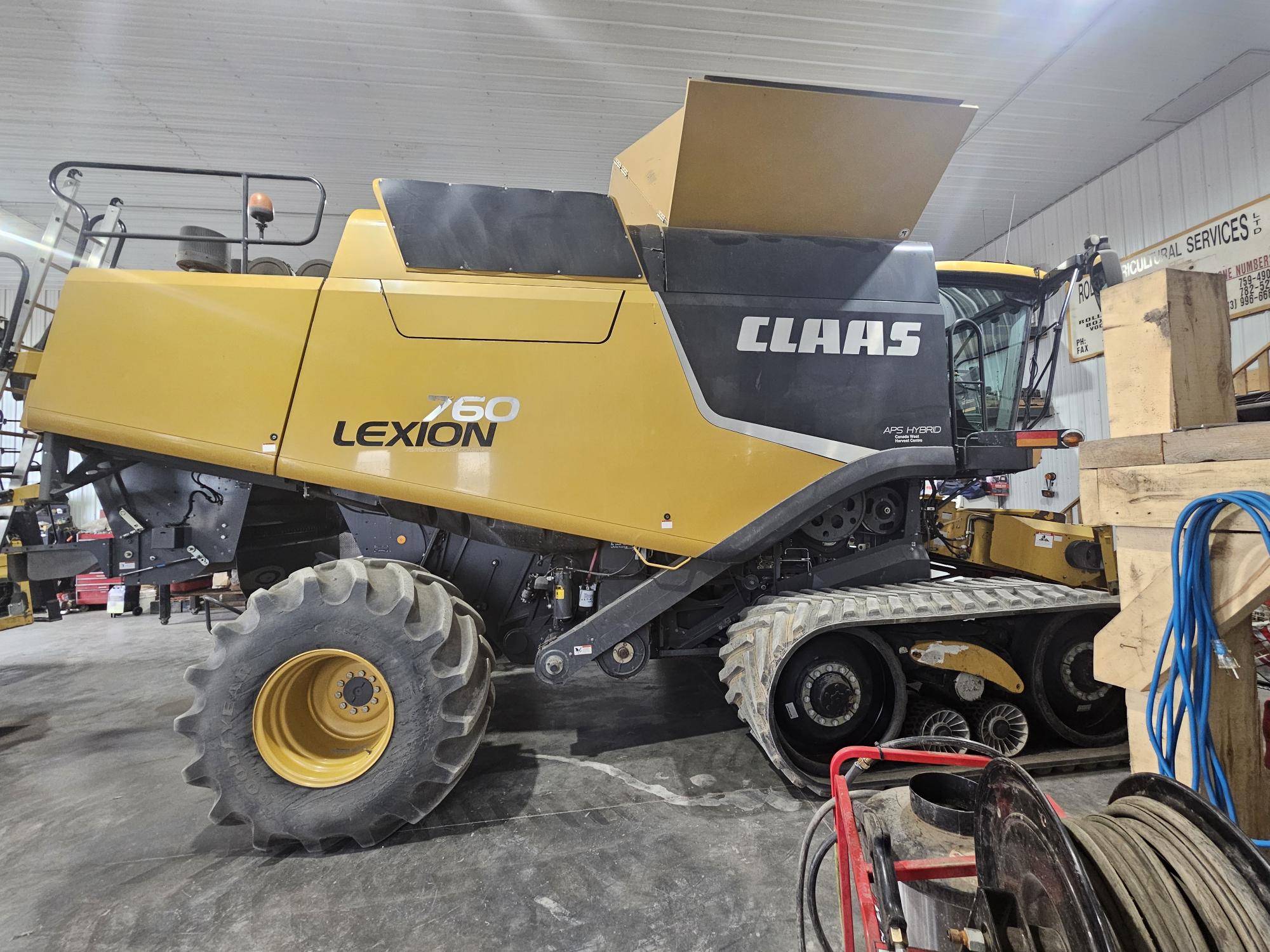 2011 CLAAS 760TT Combine