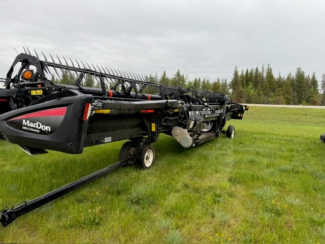 2014 MacDon D65-35 Header Combine