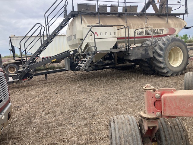 2014 Bourgault 3320 Air Drill
