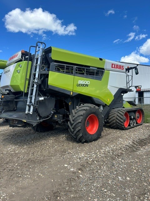 2022 CLAAS 8700TT Combine