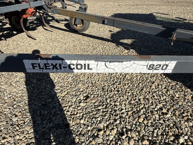 2003 Flexi-Coil 820 Chisel Plow