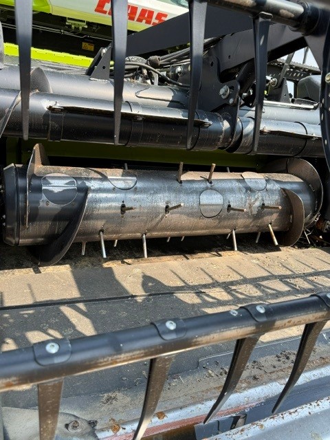 2016 MacDon FD75-35 Header Combine