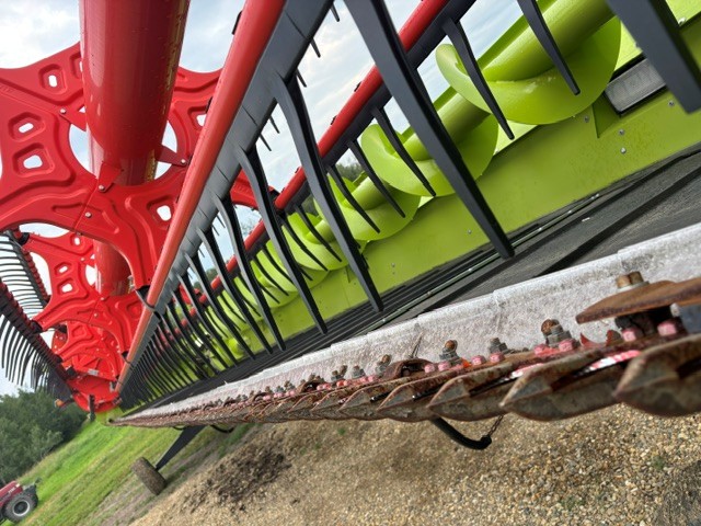 2023 CLAAS Convio 1380 Header Combine
