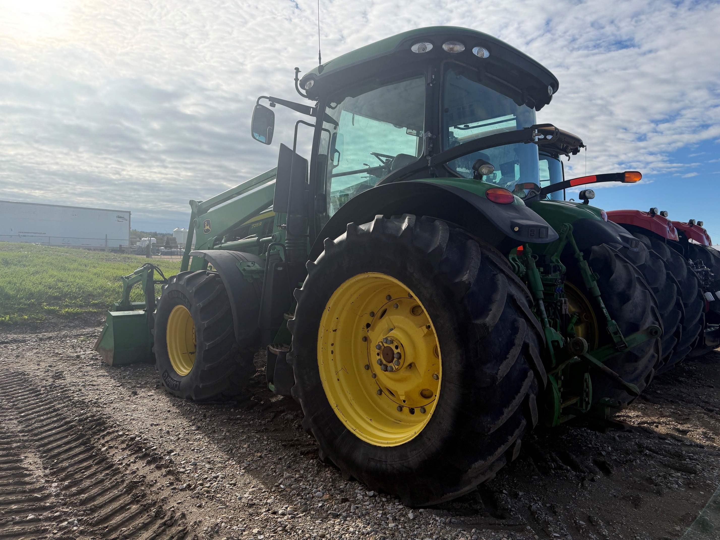 2011 John Deere 7215R Tractor