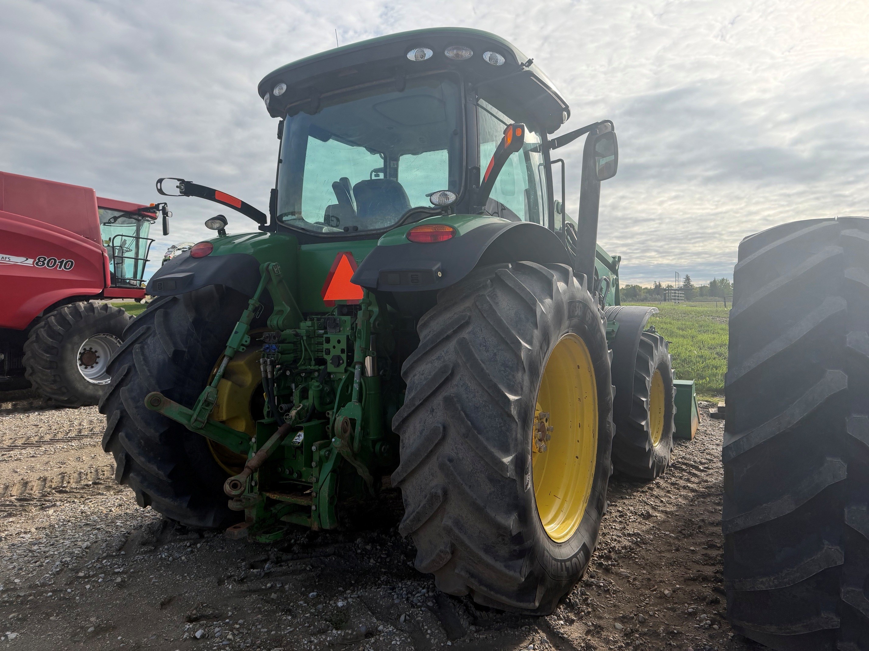 2011 John Deere 7215R Tractor