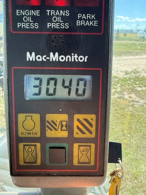 2001 MacDon 2952 Swather