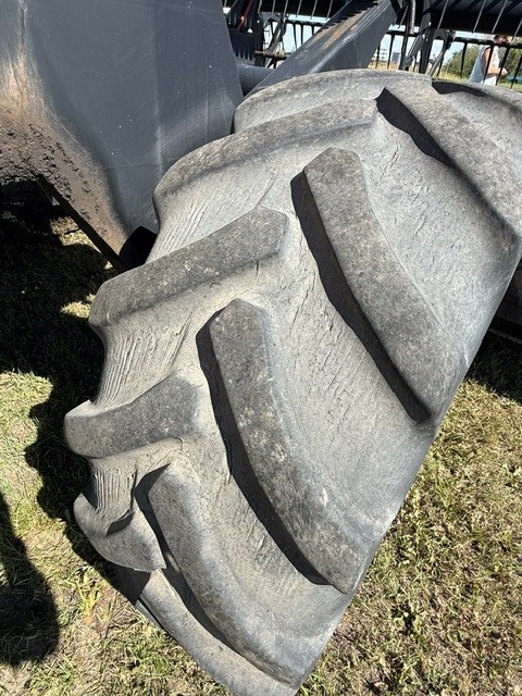 2001 MacDon 2952 Swather