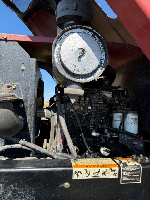 2001 MacDon 2952 Swather