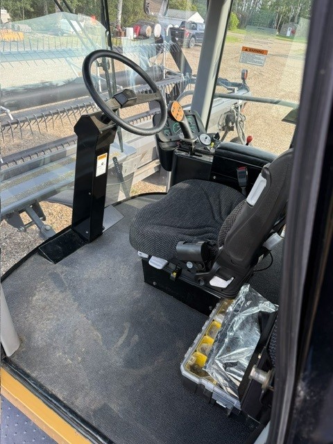 2008 Challenger SP115B Swather