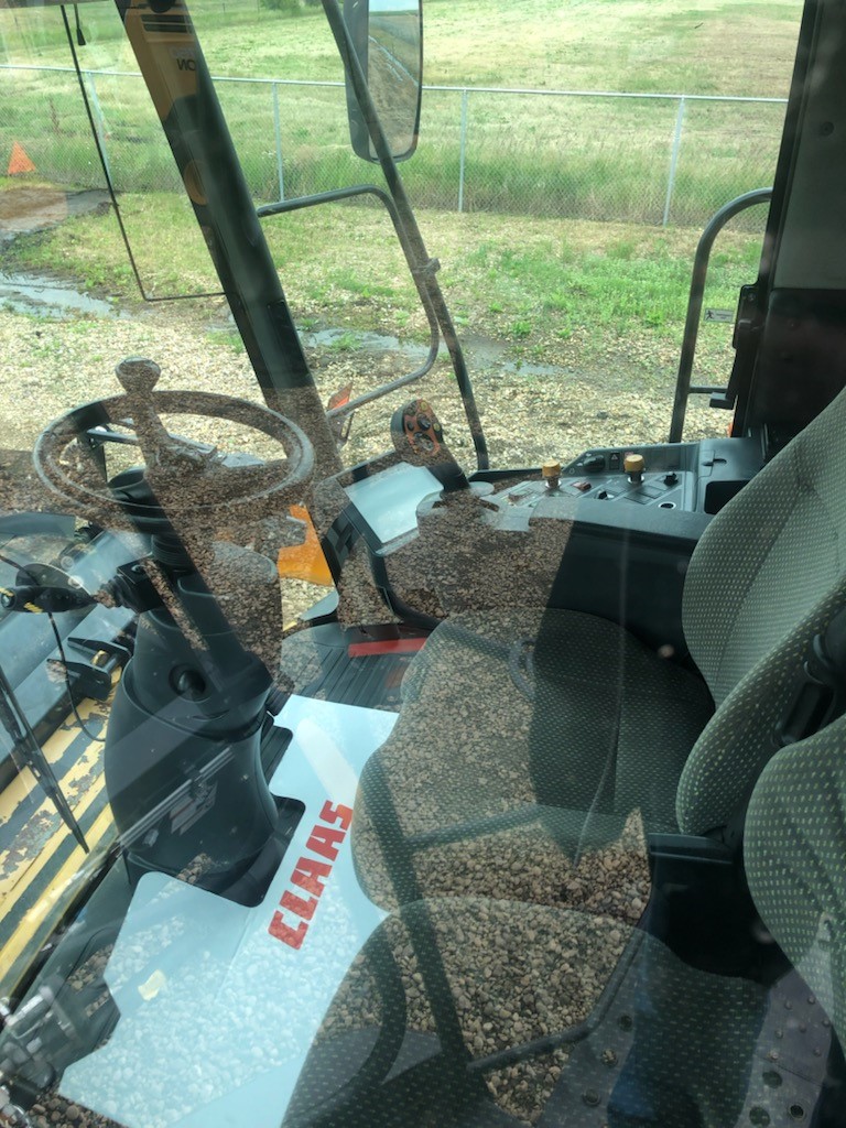 2008 CLAAS 590R Combine