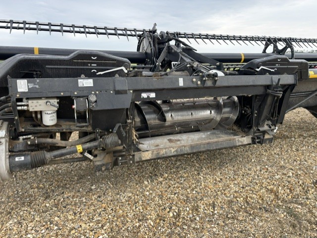 2017 MacDon FD75-40 Header Combine