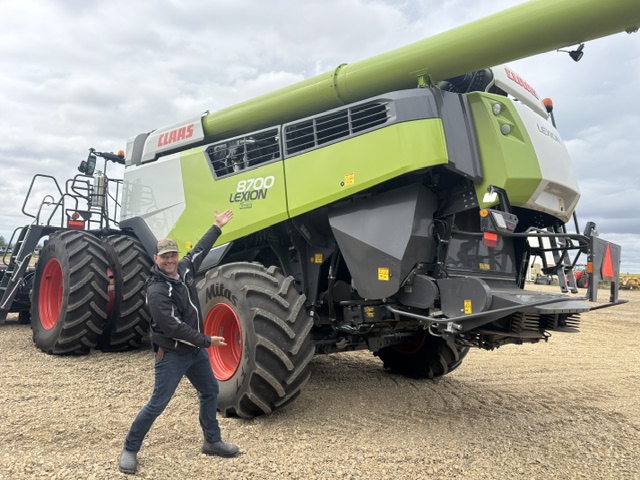 2022 CLAAS 8700 Combine