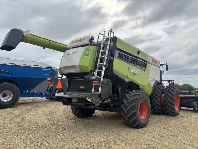 2022 CLAAS 8700 Combine