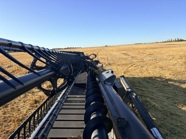 2010 MacDon FD70-35 Header Combine