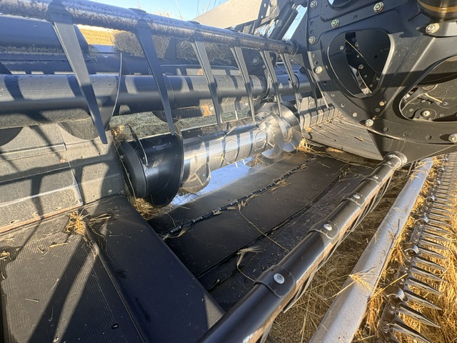 2010 MacDon FD70-35 Header Combine