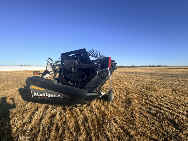 2010 MacDon FD70-35 Header Combine