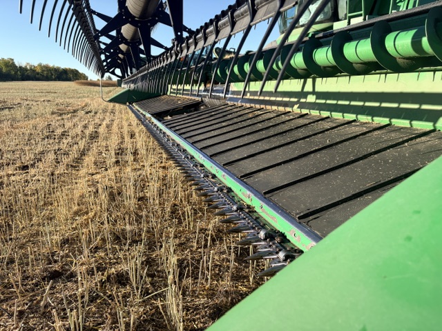 2012 John Deere 635D Header