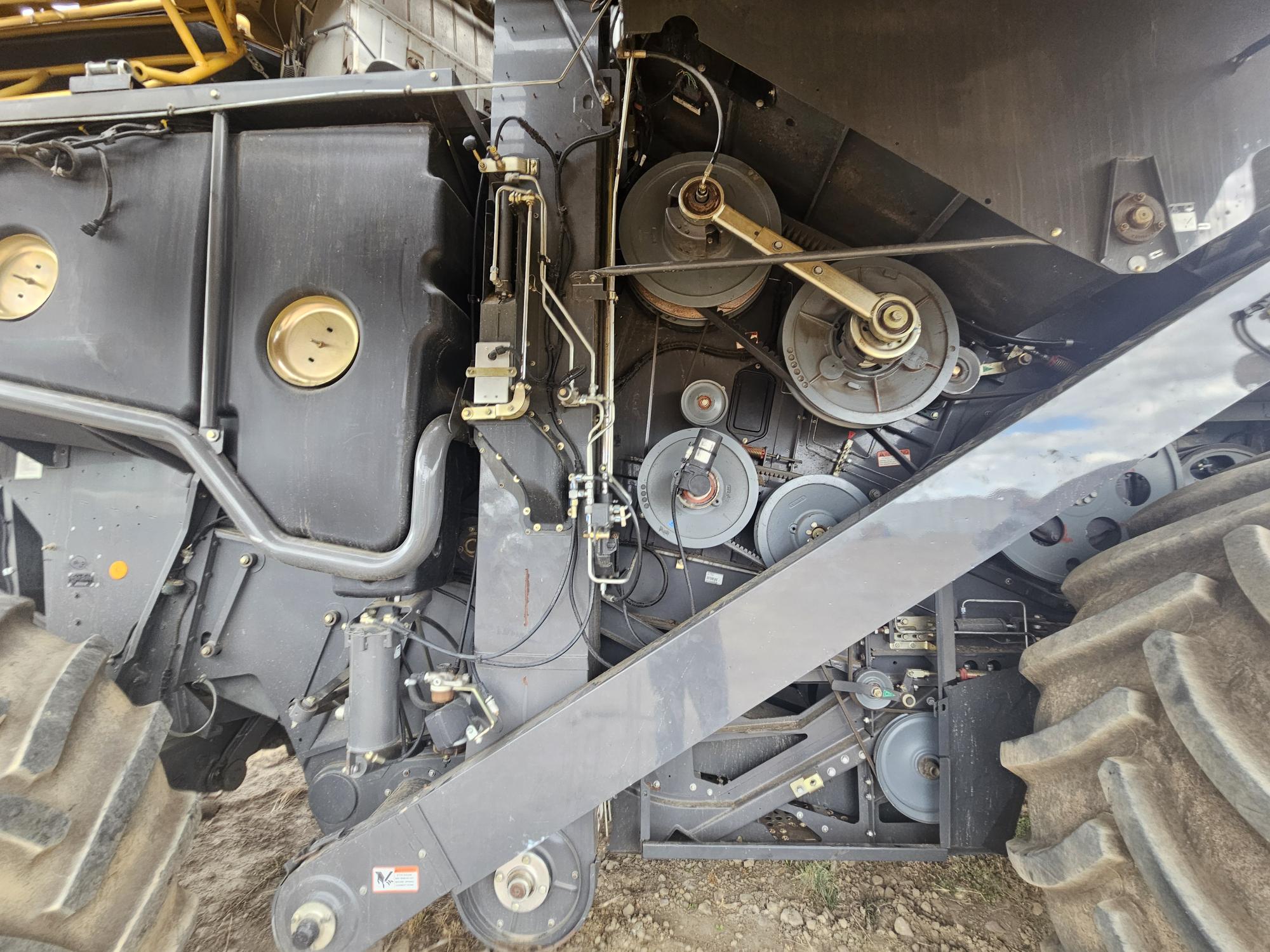 2013 CLAAS 780 Combine