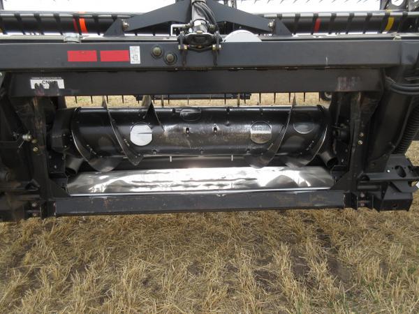 2016 MacDon D65-40 Header Combine