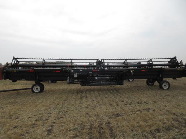 2016 MacDon D65-40 Header Combine