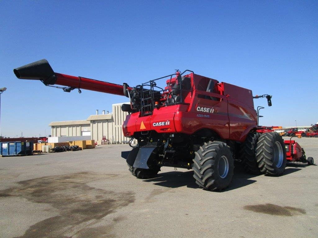 2022 Case 8250 Combine