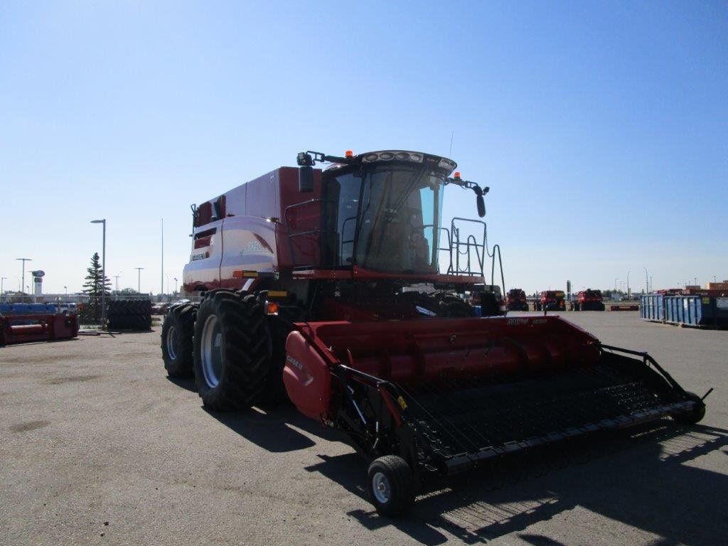2022 Case 8250 Combine