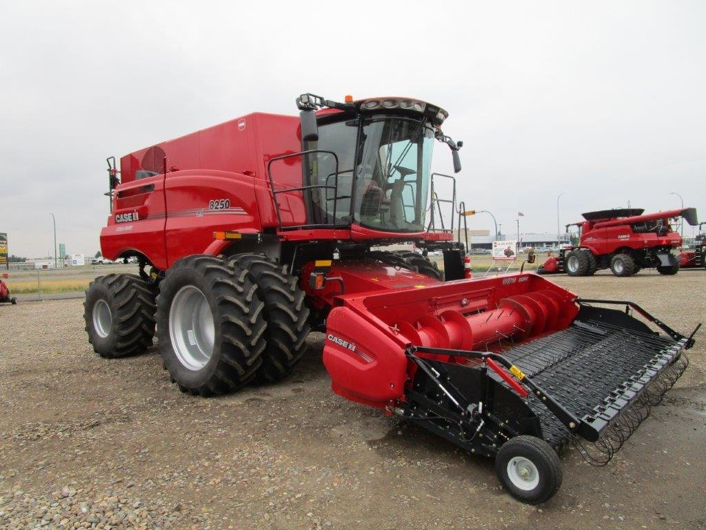 2022 Case 8250 Combine