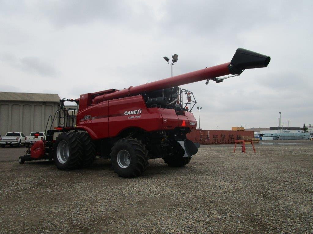 2022 Case 8250 Combine