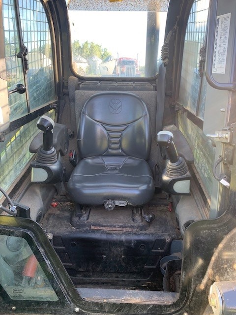 2013 New Holland L220 Skid Steer Loader