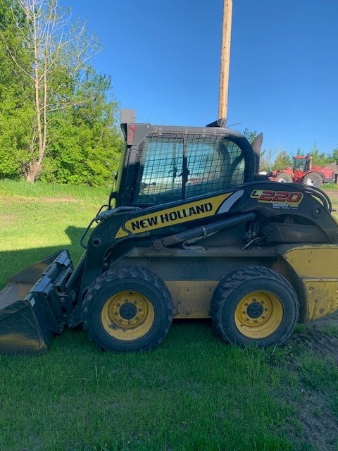 2013 New Holland L220 Skid Steer Loader