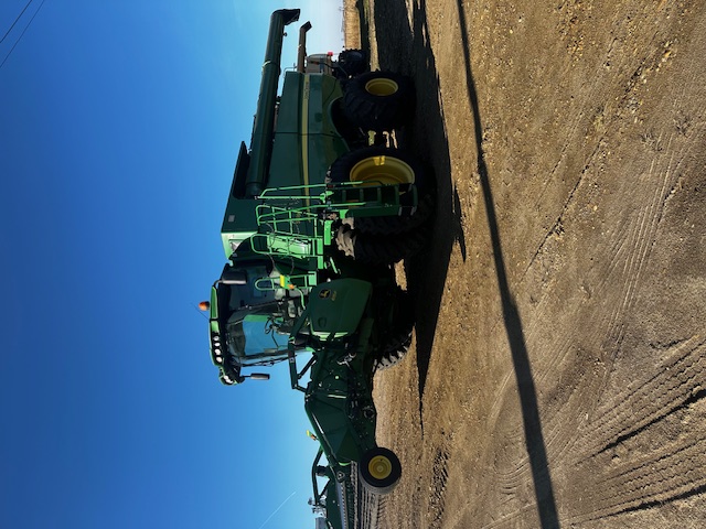 2012 John Deere S690 Combine