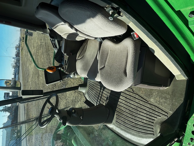 2012 John Deere S690 Combine