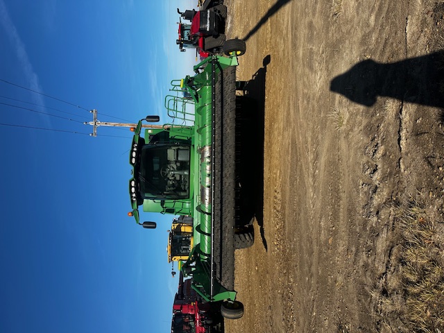 2012 John Deere S690 Combine