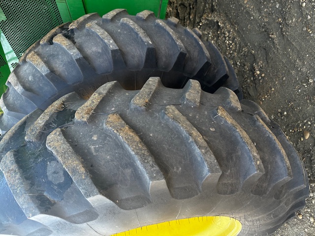 2012 John Deere S690 Combine