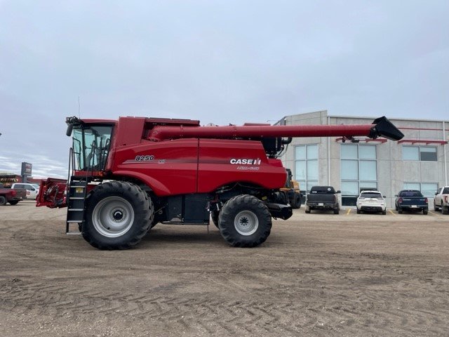 2021 Case 8250 Combine