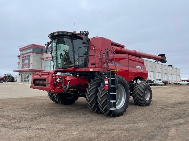 2021 Case 8250 Combine