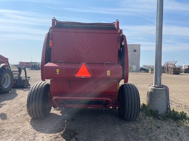 2016 New Holland RB560 Baler/Round