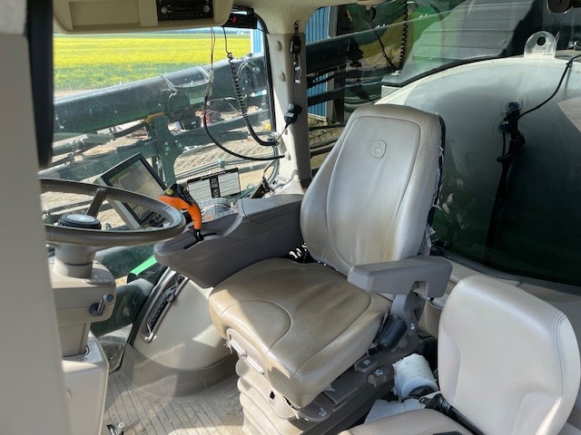 2019 John Deere R4044-132 Sprayer/High Clearance