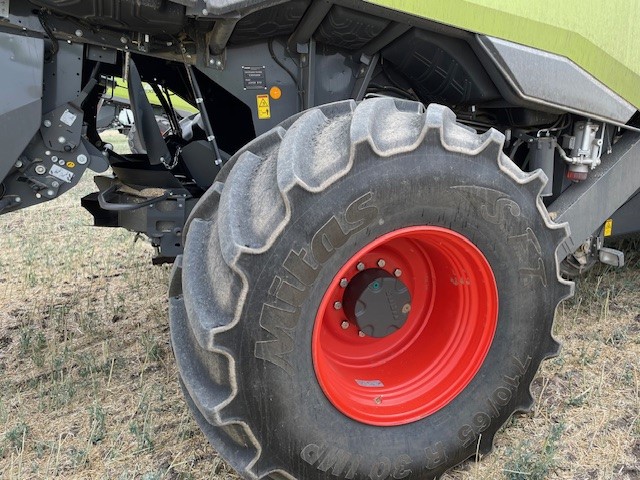 2022 CLAAS 8700 Combine